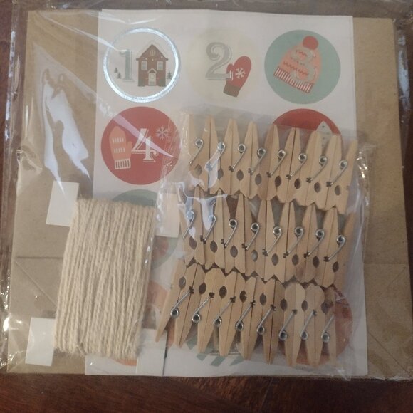 Advent Calendar Set, New - Picture 2 of 3